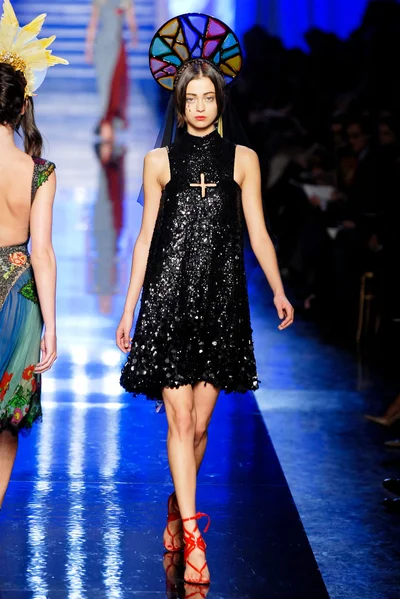 Look 19